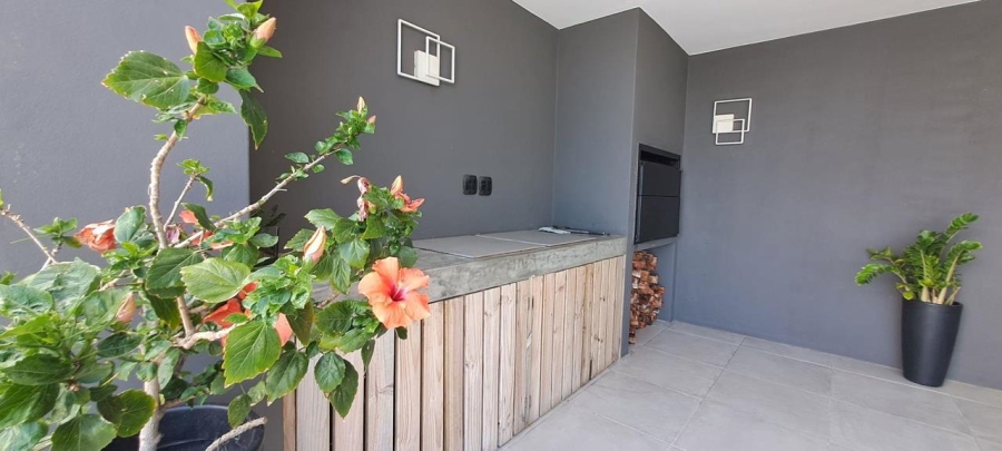 To Let 4 Bedroom Property for Rent in Brackenridge Western Cape